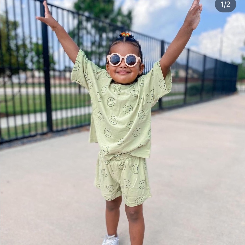 lime green smiley play set